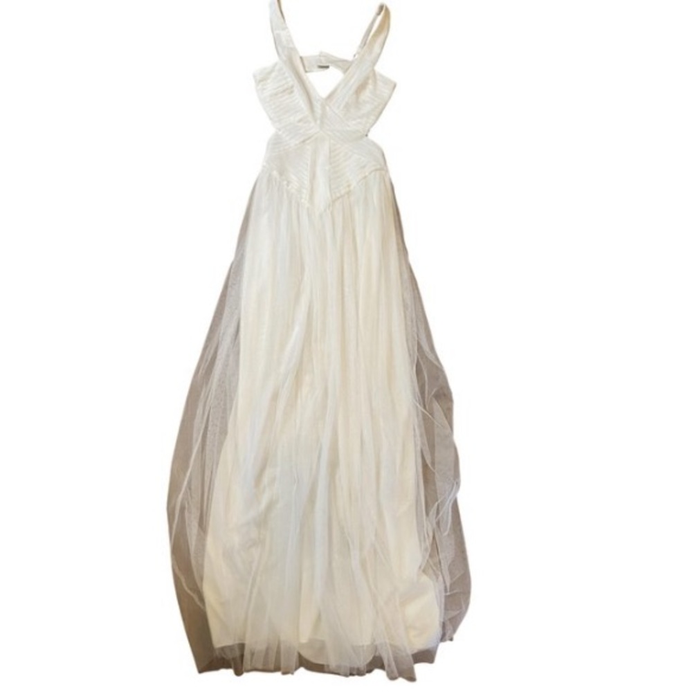 BCBGMAXAZRIA Size 0 white Maxi Dress